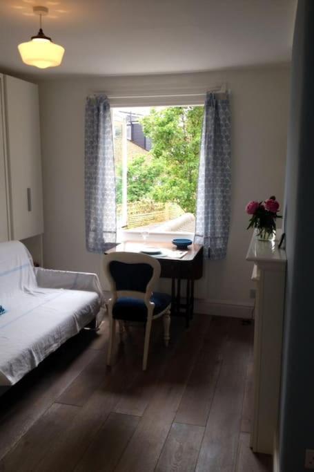 Charming English Style Studio Flat Londres Exterior foto